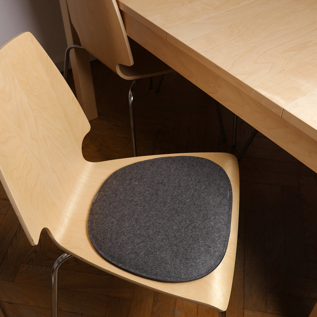 Filz Sitzkissen aus hochwertigem Designfilz (100 % Wolle), trapez, ca. 35x38/20cm